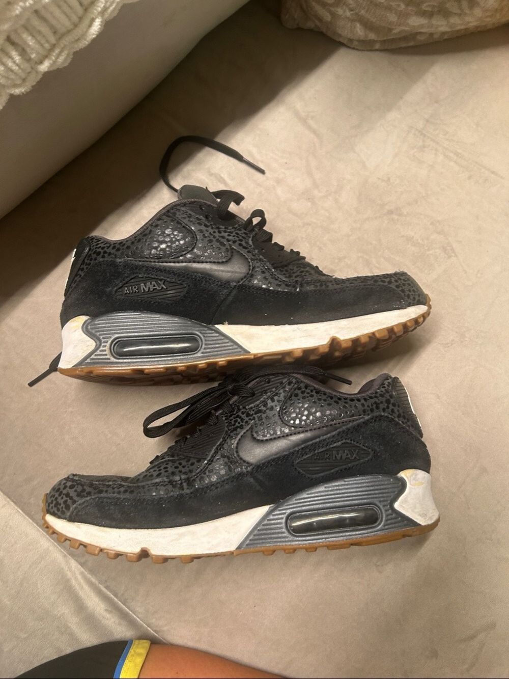 Nike Wmns Air Max 90 Premium shoes in black with a safari print - Picture 6 of 6
